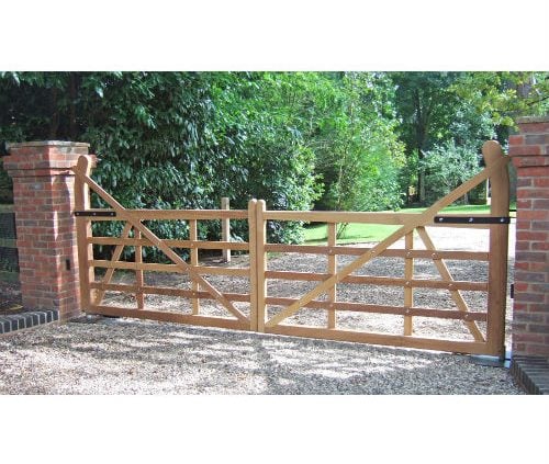Raised Halve Gate Raised Helve wooden field gate